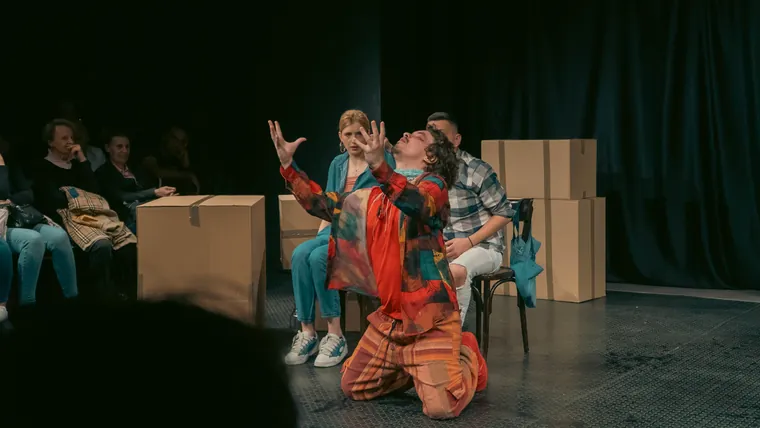 Scena iz predstave „Publika to ne mora da zna“ — fotografija 5